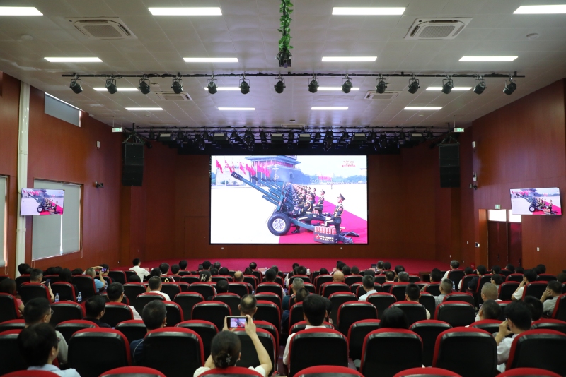 天安门广场阅兵式师生观感_纪念中国人民抗日战争暨世界反法西斯战争胜利80周年大会观看_93阅兵 视频 下载